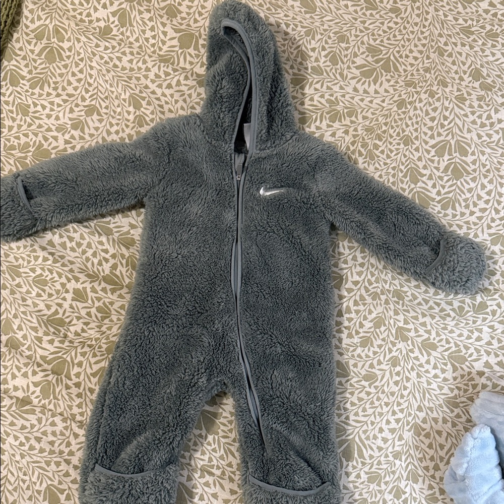 Nike Gray Fleece Hooded Footie